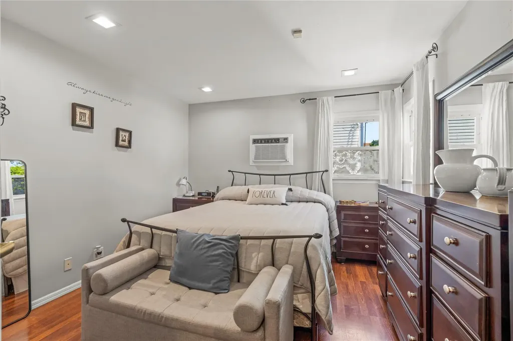 64 Chester Road Lynbrook NY 11563