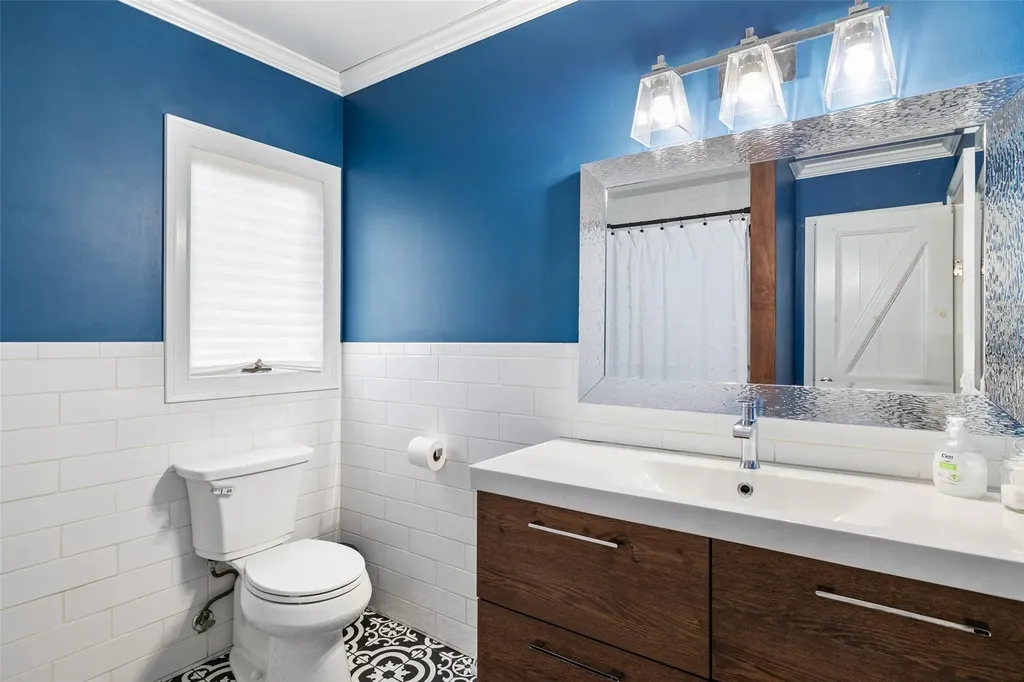 68 Ridgewood Avenue Selden NY 11784