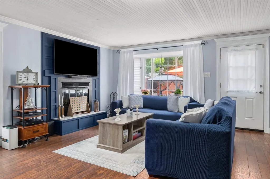 68 Ridgewood Avenue Selden NY 11784