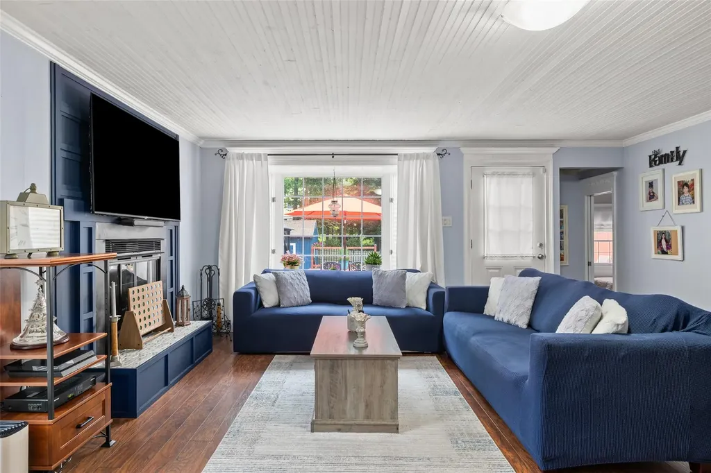 68 Ridgewood Avenue Selden NY 11784