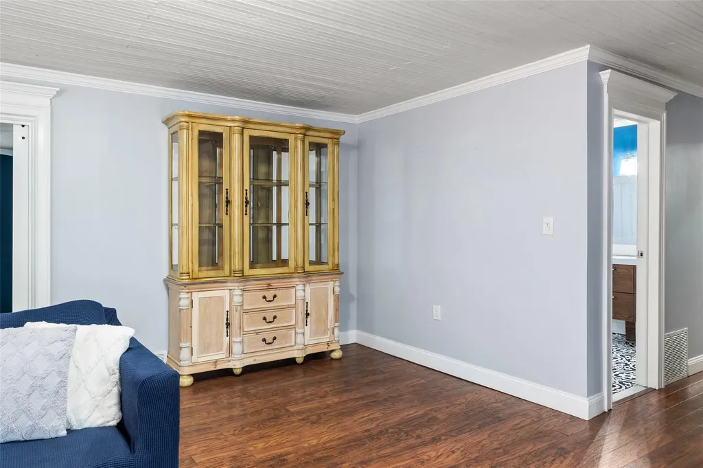 68 Ridgewood Avenue Selden NY 11784