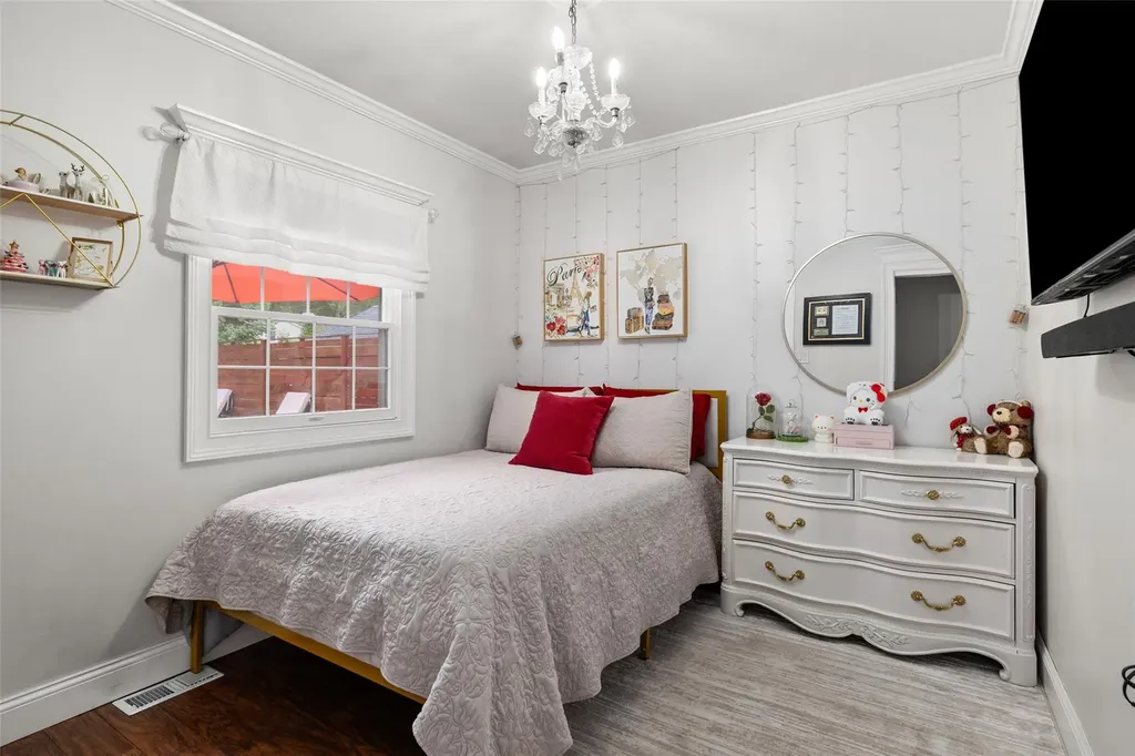 68 Ridgewood Avenue Selden NY 11784