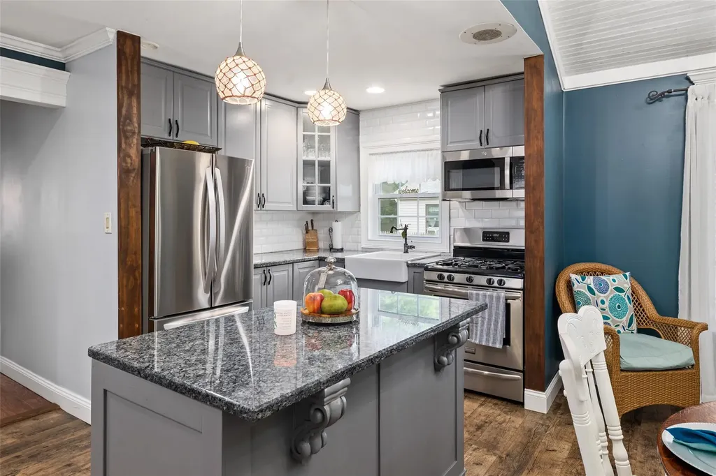 68 Ridgewood Avenue Selden NY 11784