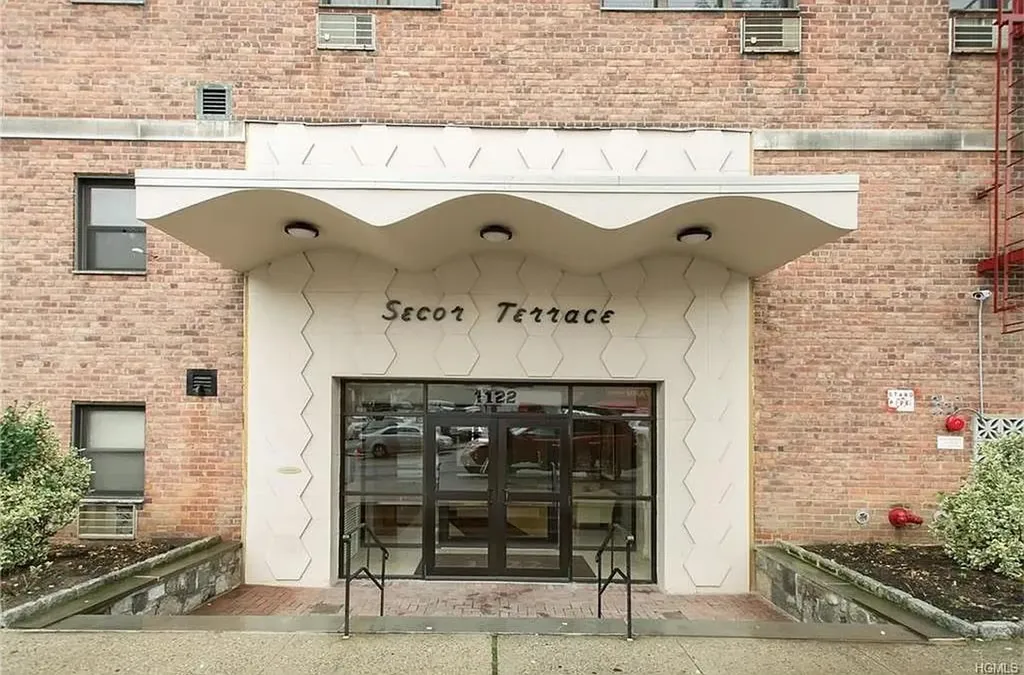 1122 Yonkers Yonkers NY 10704