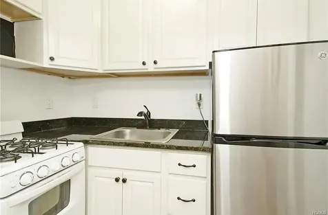1122 Yonkers Yonkers NY 10704