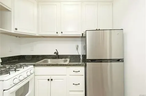 1122 Yonkers Yonkers NY 10704