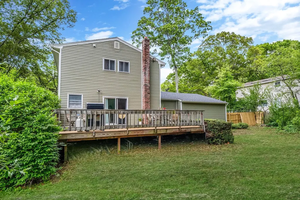 6 Washington Avenue Miller Place NY 11764