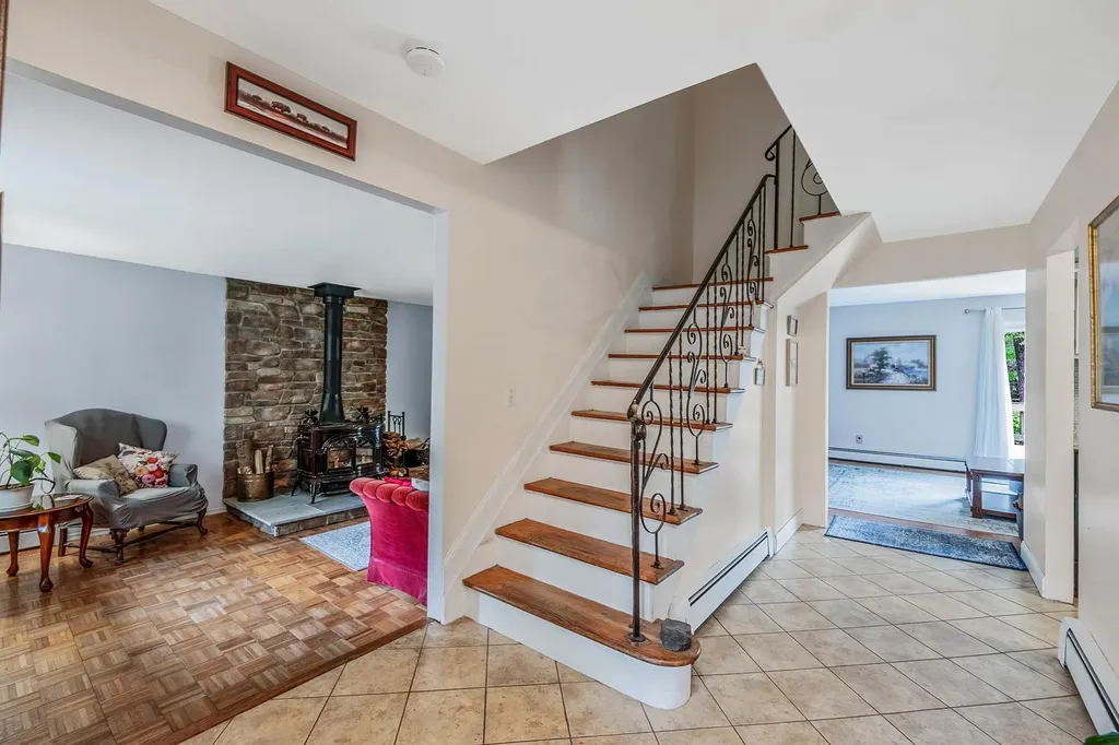 6 Washington Avenue Miller Place NY 11764