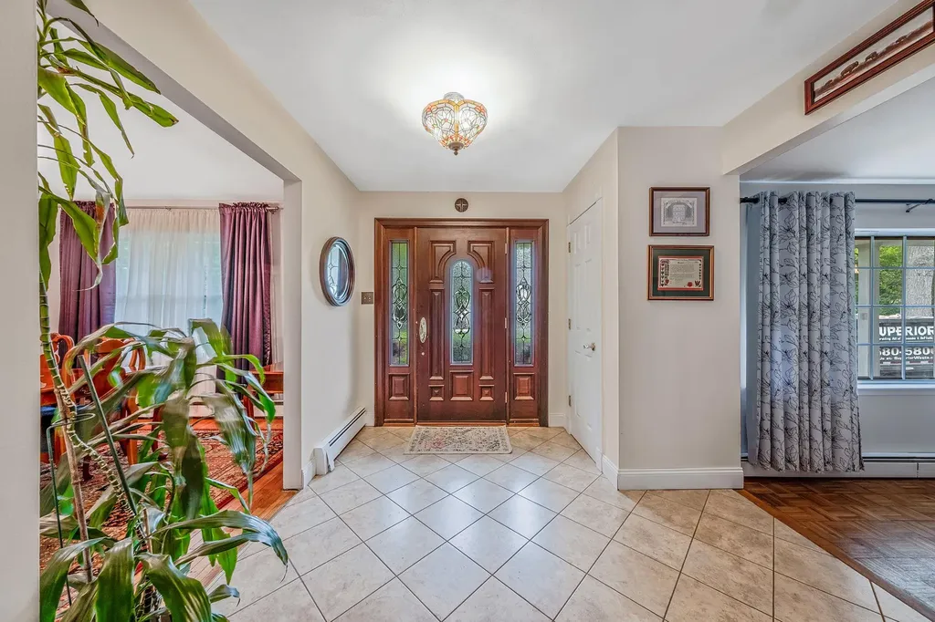 6 Washington Avenue Miller Place NY 11764