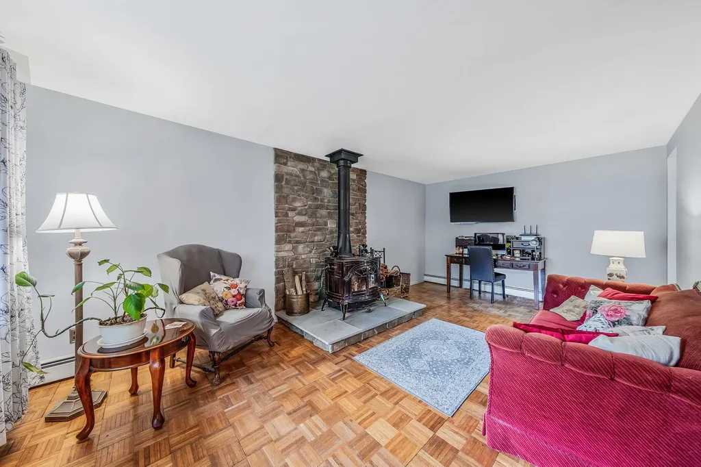 6 Washington Avenue Miller Place NY 11764