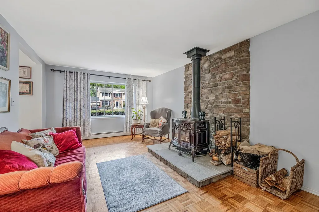 6 Washington Avenue Miller Place NY 11764