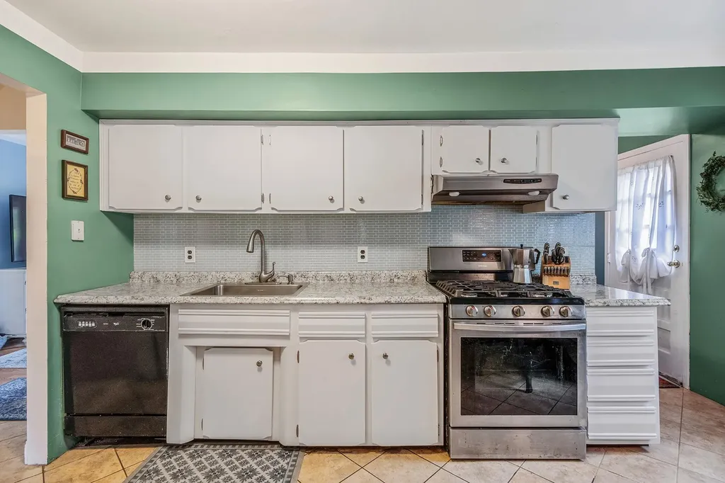 6 Washington Avenue Miller Place NY 11764