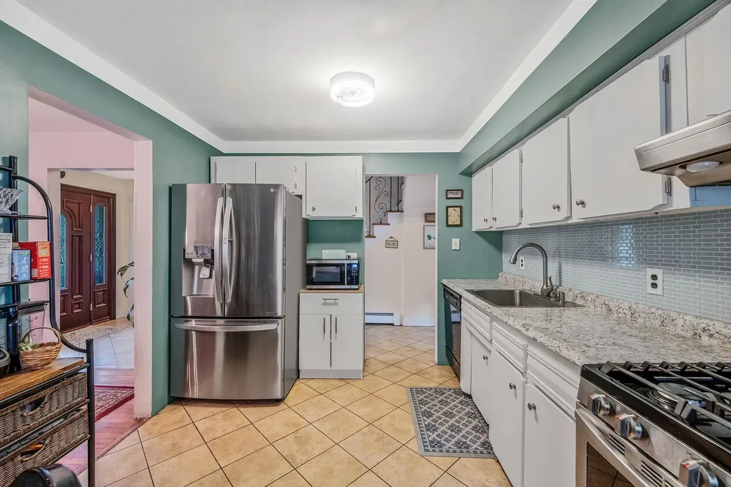 6 Washington Avenue Miller Place NY 11764