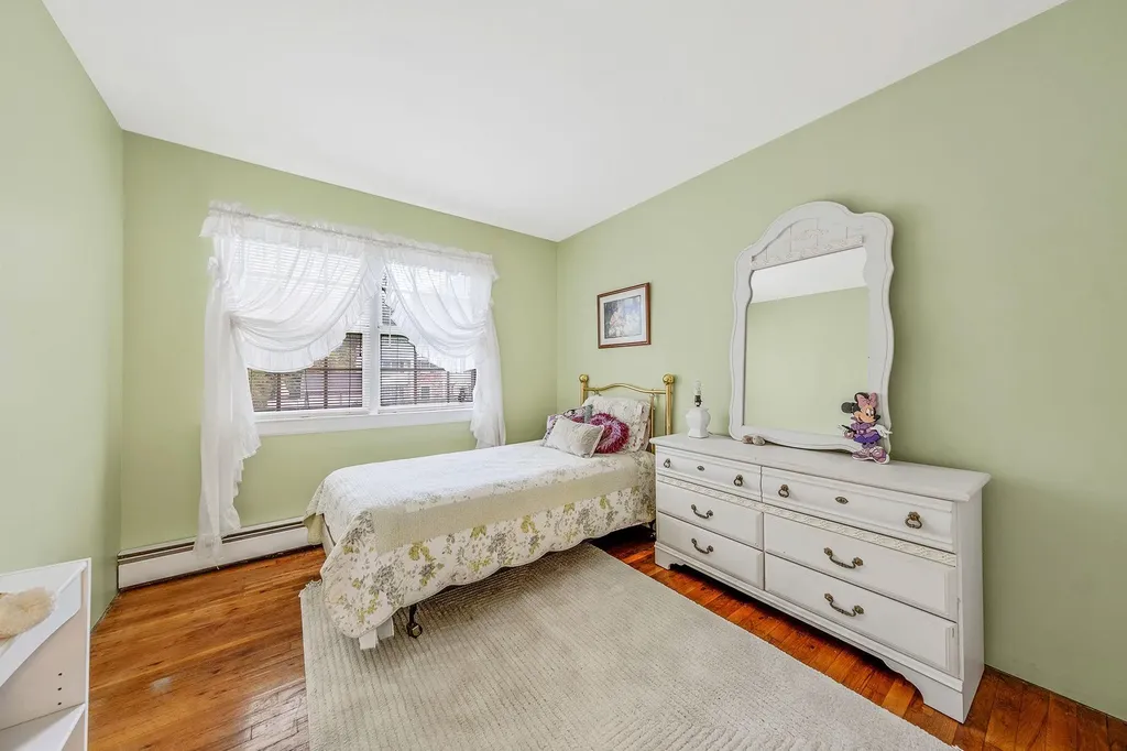 6 Washington Avenue Miller Place NY 11764