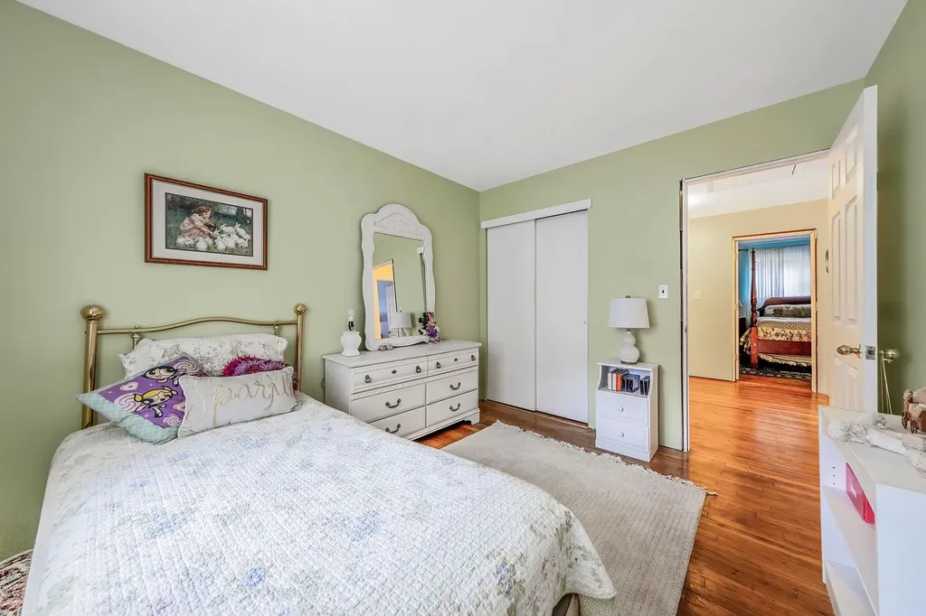 6 Washington Avenue Miller Place NY 11764