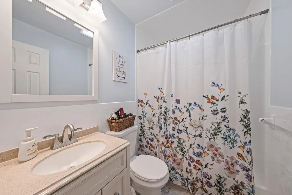 6 Washington Avenue Miller Place NY 11764