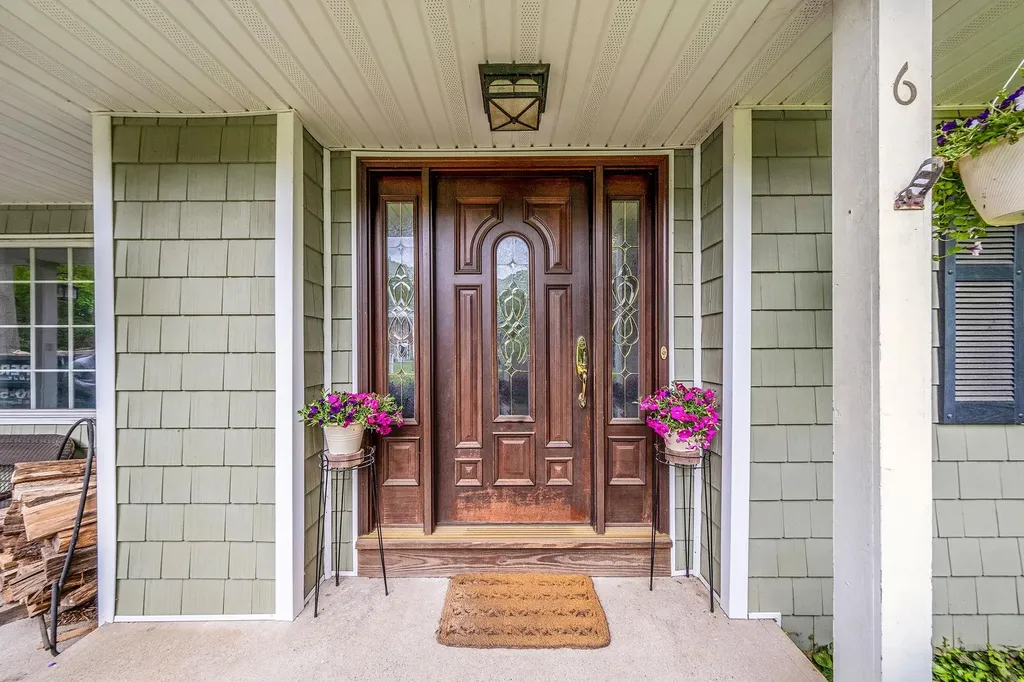 6 Washington Avenue Miller Place NY 11764