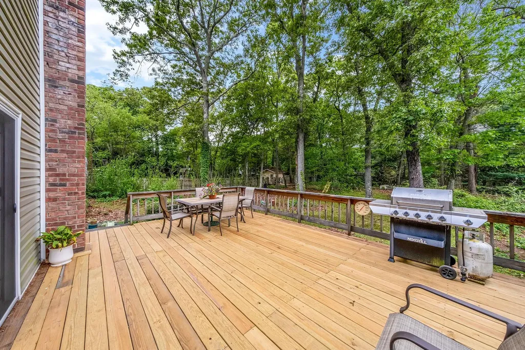 6 Washington Avenue Miller Place NY 11764
