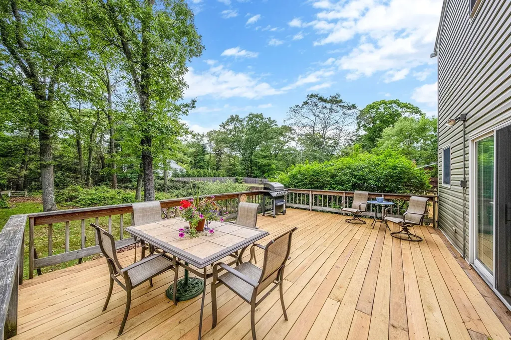 6 Washington Avenue Miller Place NY 11764