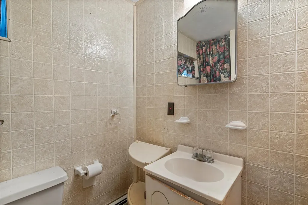 82 Seaside Avenue Patchogue NY 11772