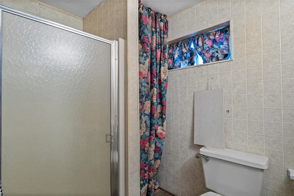 82 Seaside Avenue Patchogue NY 11772