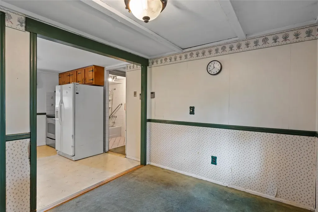 82 Seaside Avenue Patchogue NY 11772