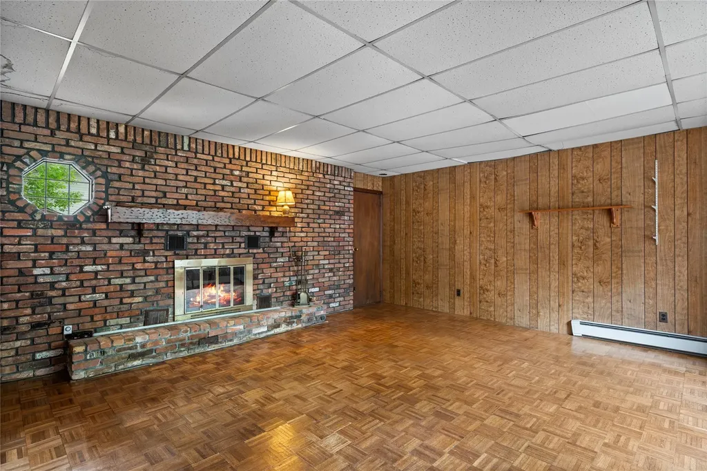 82 Seaside Avenue Patchogue NY 11772