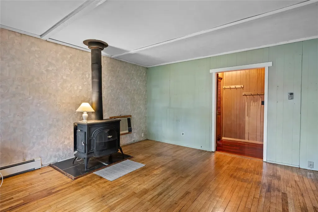 82 Seaside Avenue Patchogue NY 11772
