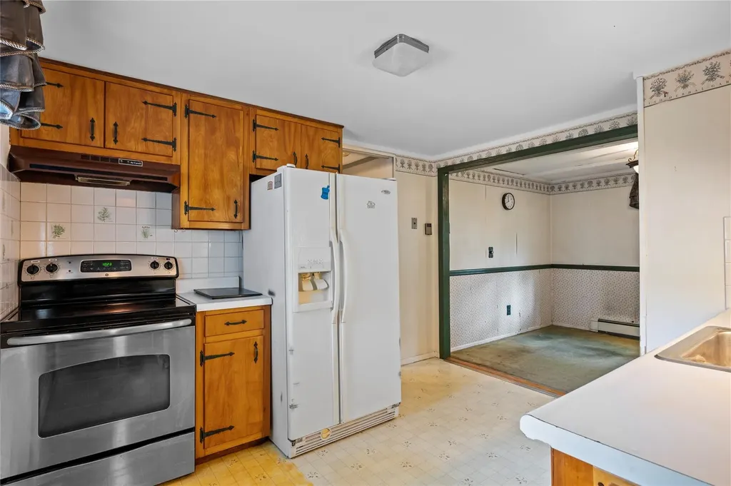82 Seaside Avenue Patchogue NY 11772