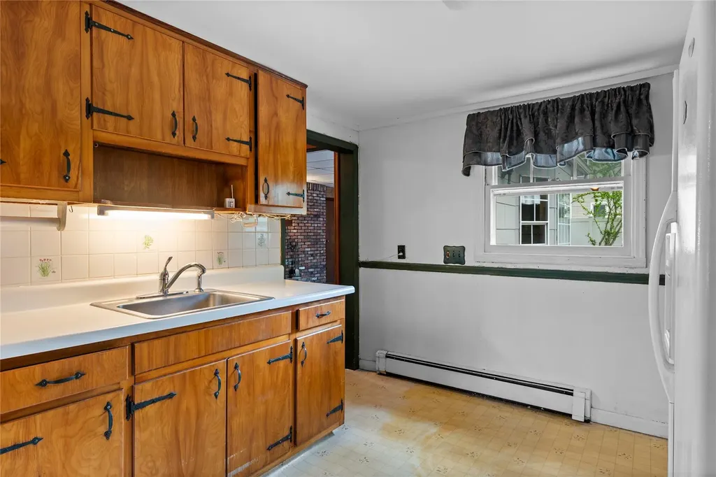 82 Seaside Avenue Patchogue NY 11772
