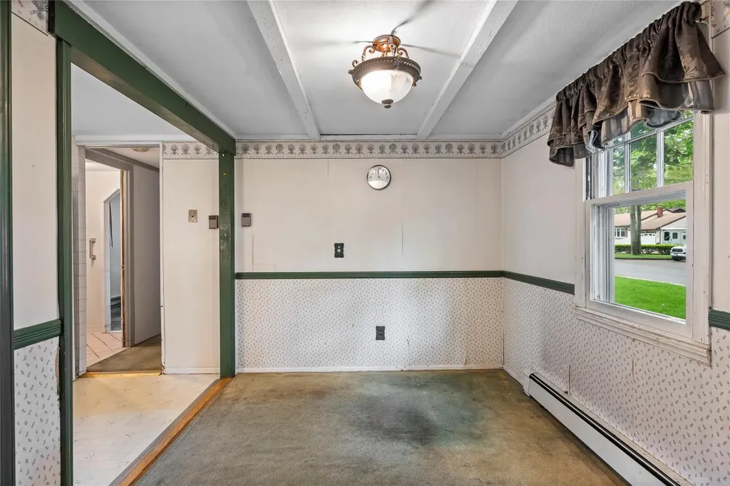 82 Seaside Avenue Patchogue NY 11772
