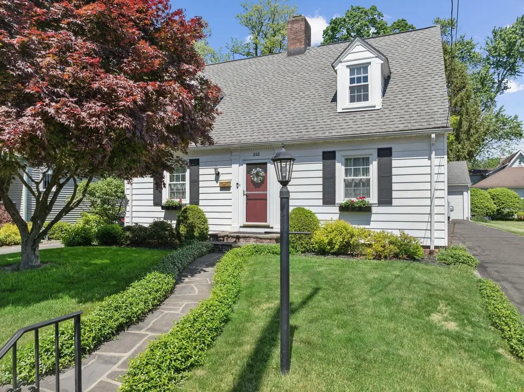 242 N Manor Avenue Kingston NY 12401