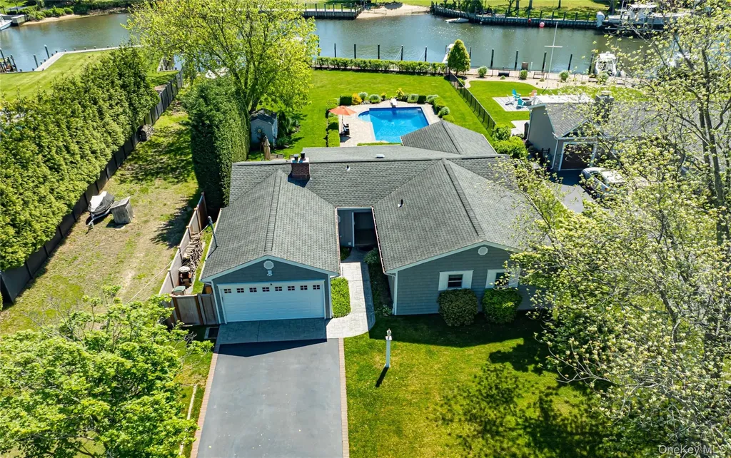 9 Harbour Road Babylon NY 11702