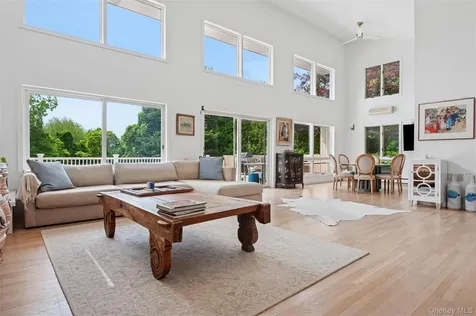 251 Sebonac Road Southampton NY 11968