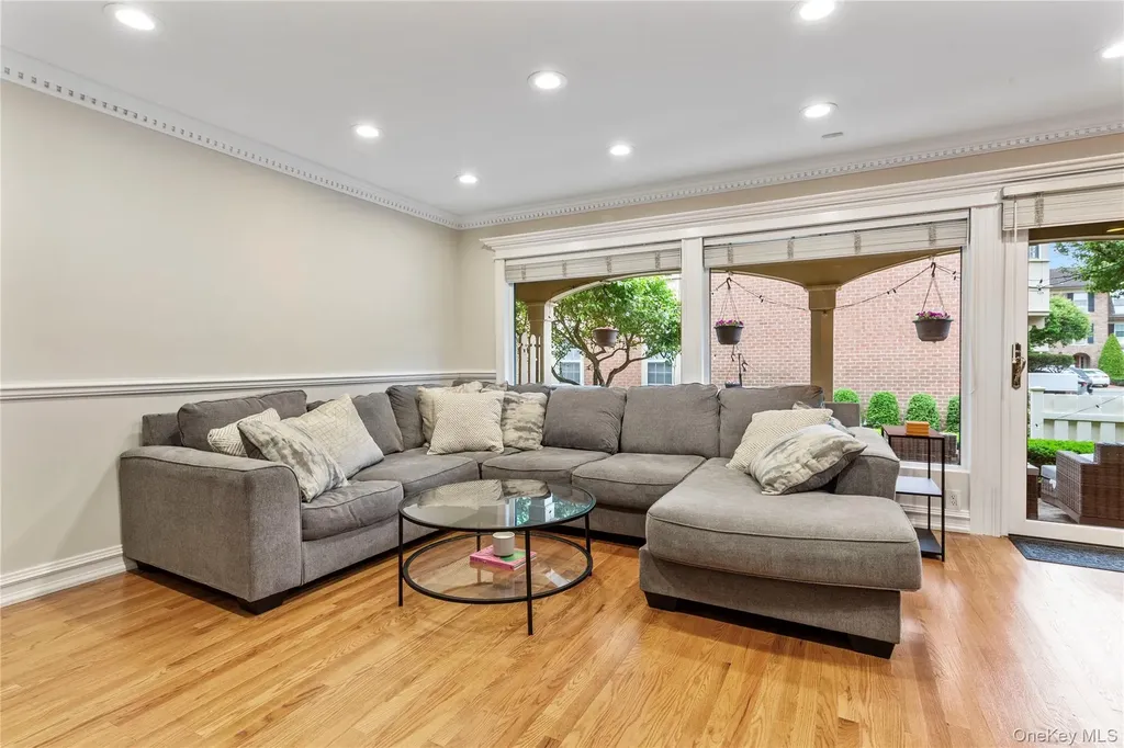 1229 Estates Lane Bayside NY 11360