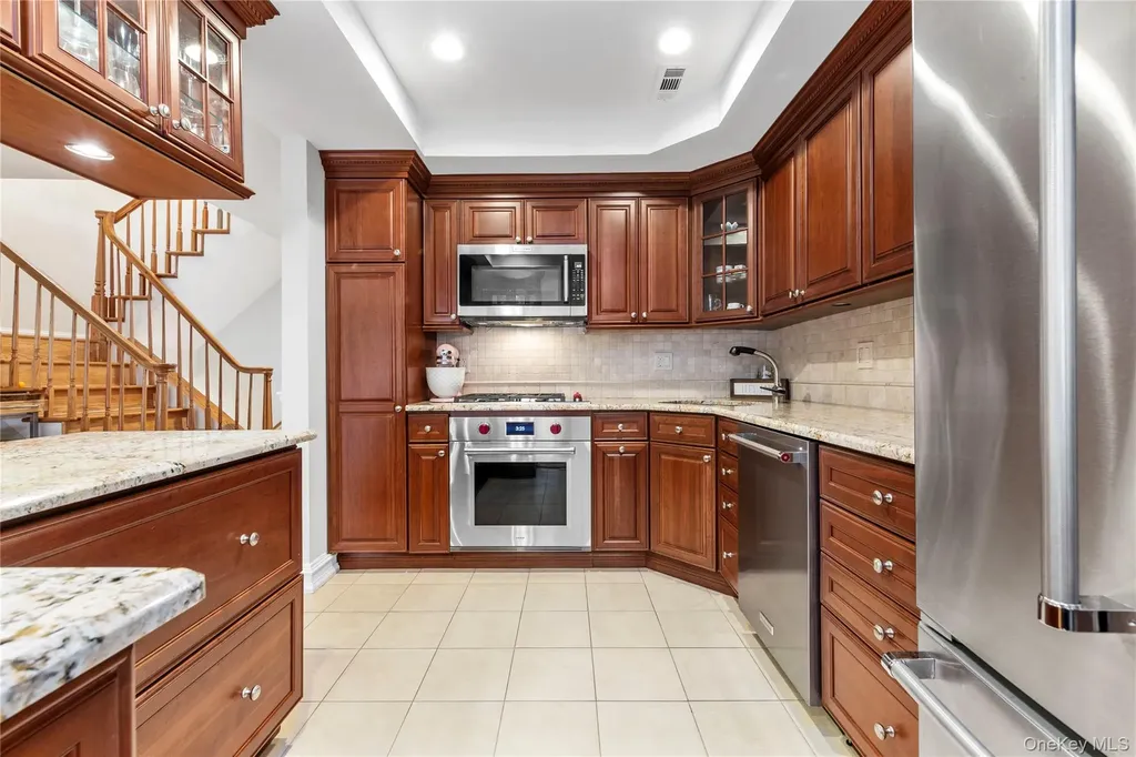 1229 Estates Lane Bayside NY 11360