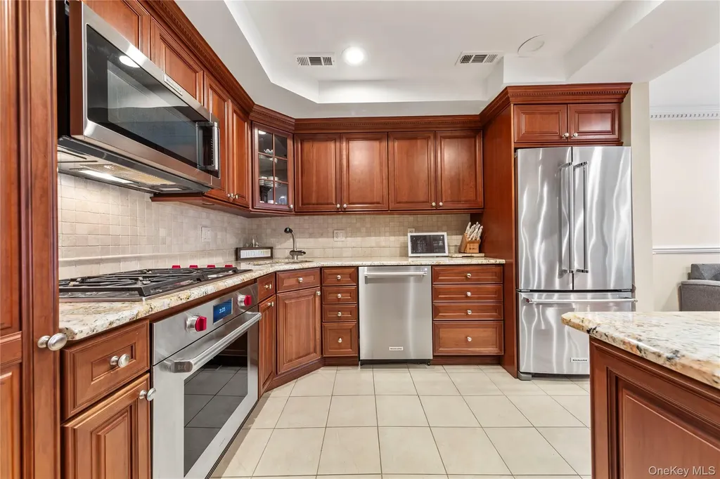 1229 Estates Lane Bayside NY 11360
