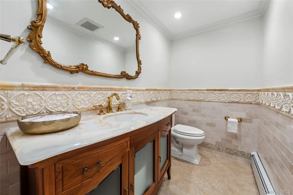 1229 Estates Lane Bayside NY 11360