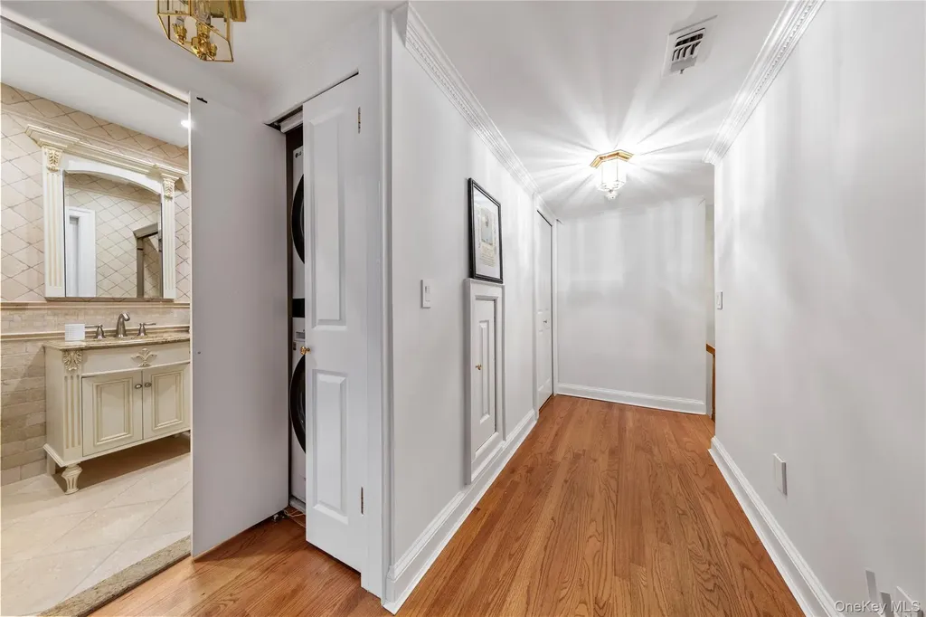 1229 Estates Lane Bayside NY 11360