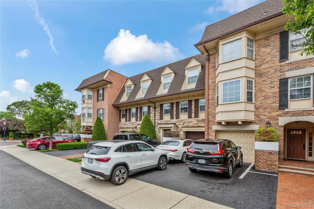 1229 Estates Lane Bayside NY 11360