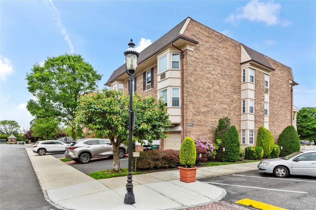 1229 Estates Lane Bayside NY 11360
