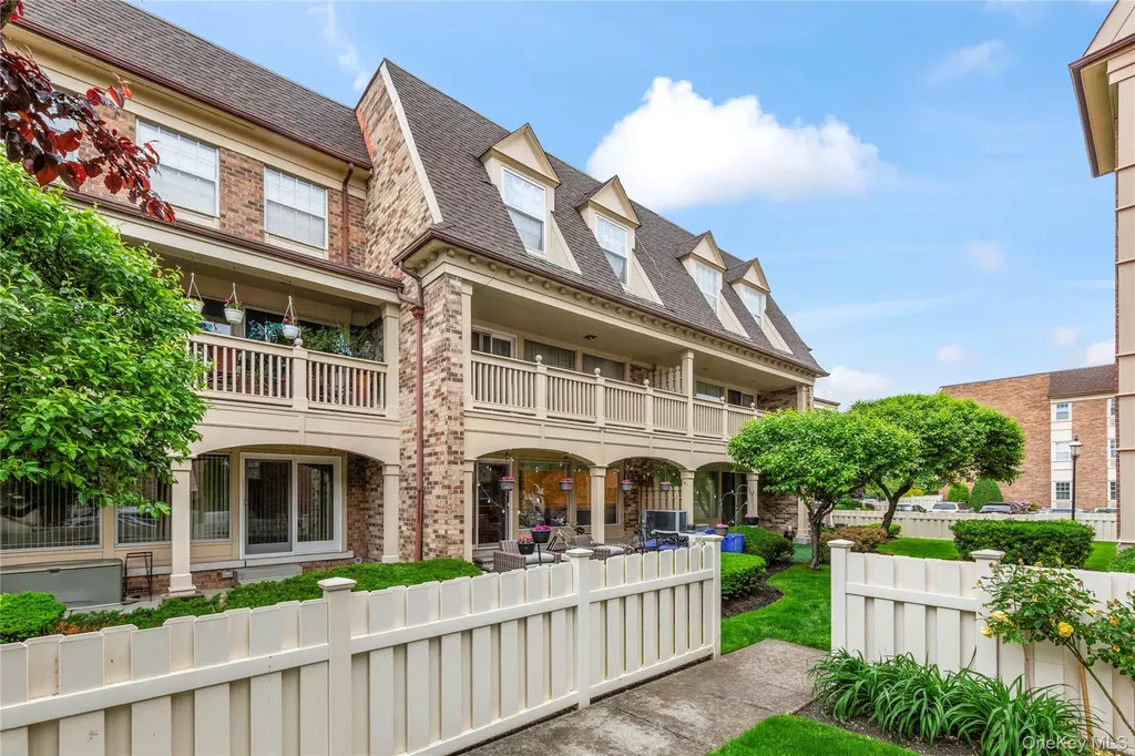 1229 Estates Lane Bayside NY 11360