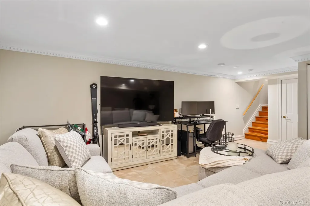 1229 Estates Lane Bayside NY 11360