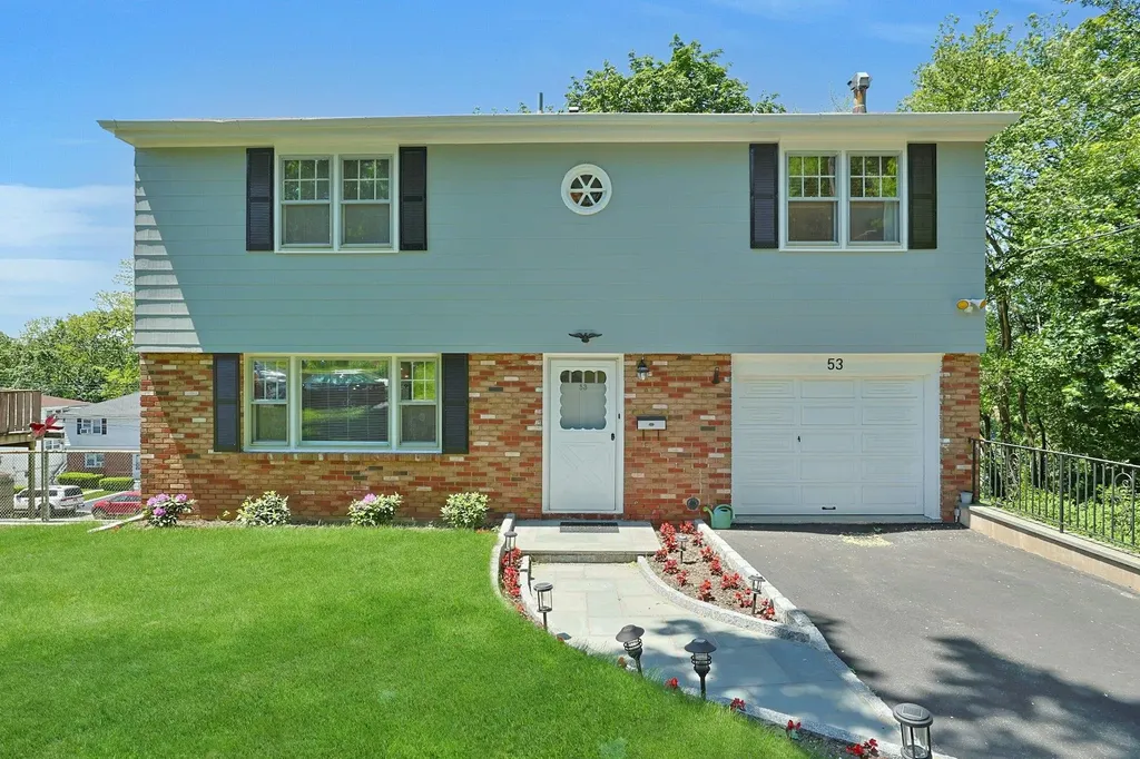 53 Prior Place Yonkers NY 10710