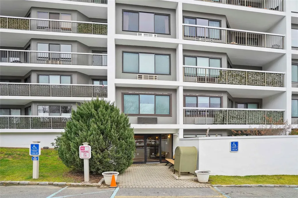 300 High Point Drive Hartsdale NY 10530