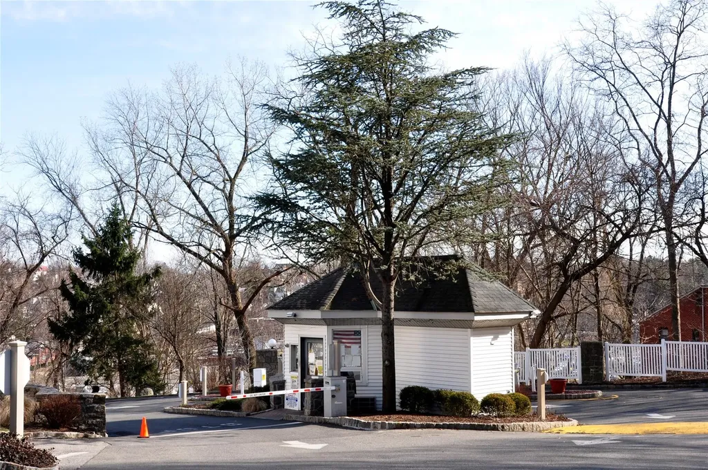 300 High Point Drive Hartsdale NY 10530