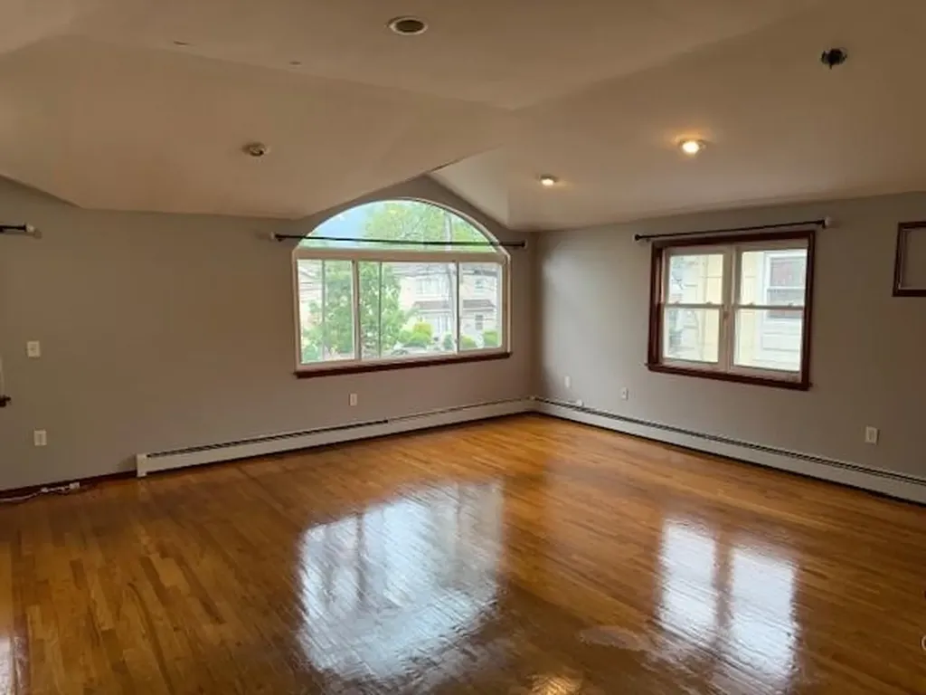 23920 148th Avenue Rosedale NY 11422