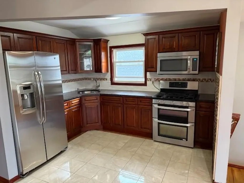 23920 148th Avenue Rosedale NY 11422