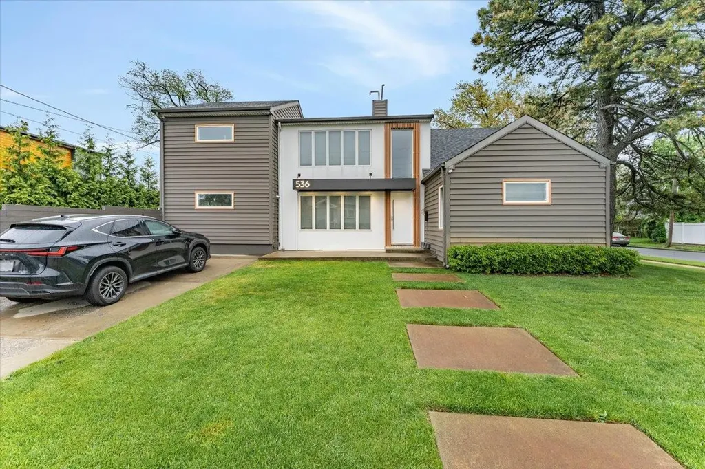 536 Oxford Road Cedarhurst NY 11516