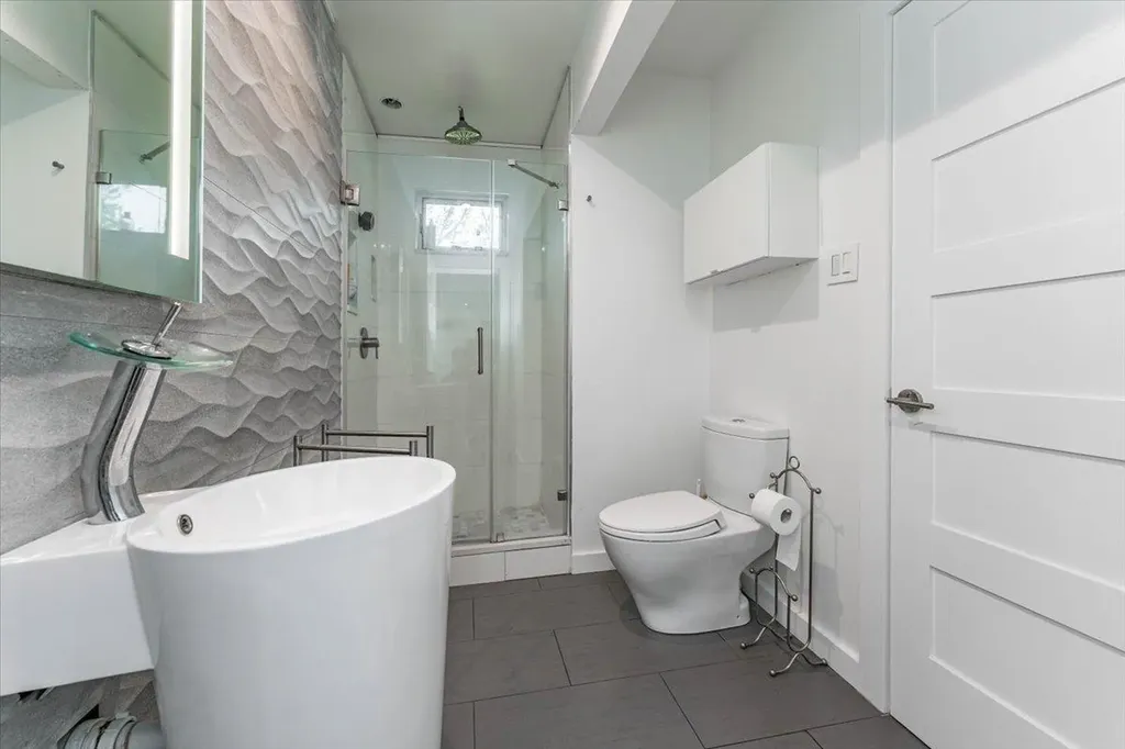 536 Oxford Road Cedarhurst NY 11516